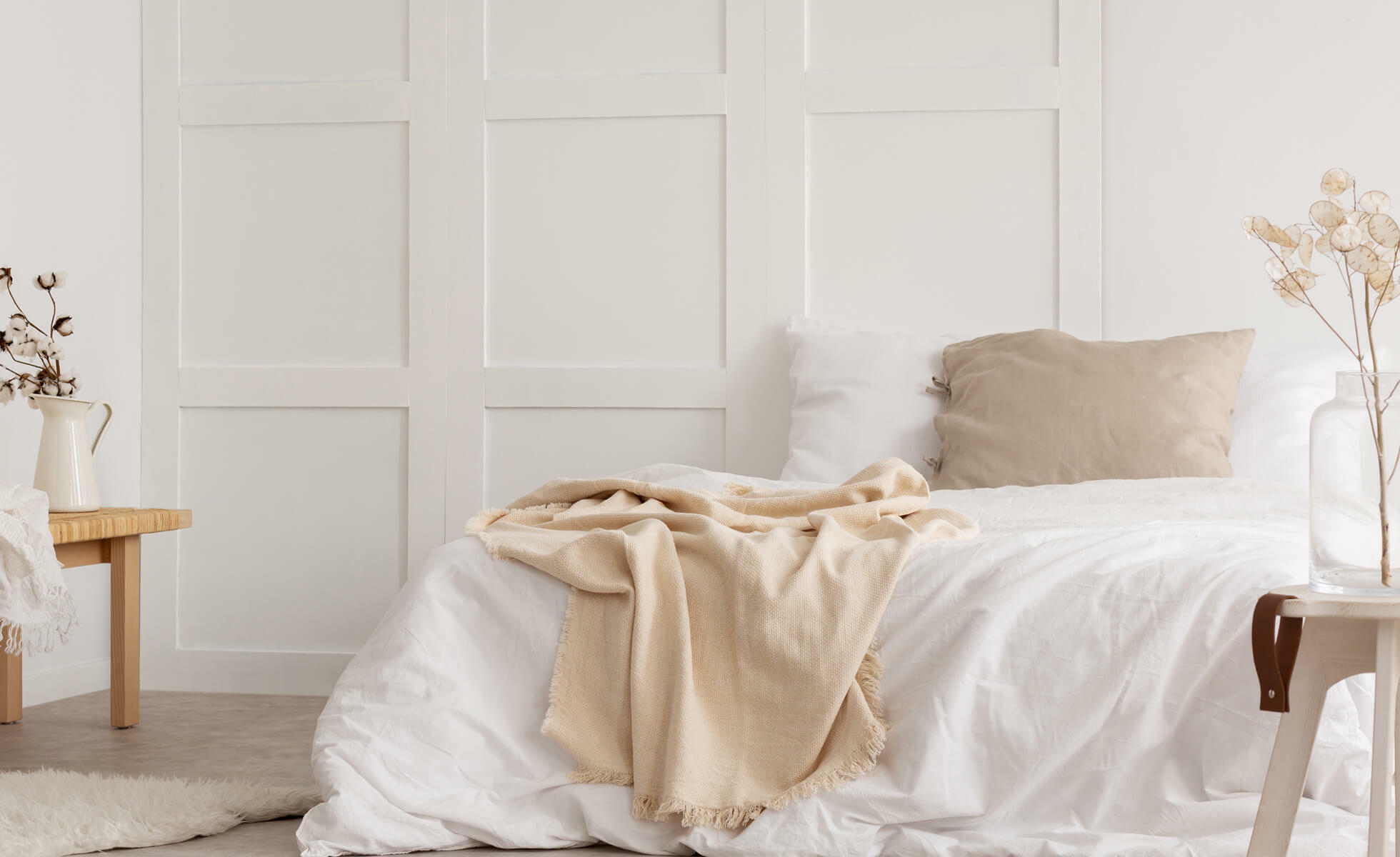 chambre blanche et beige