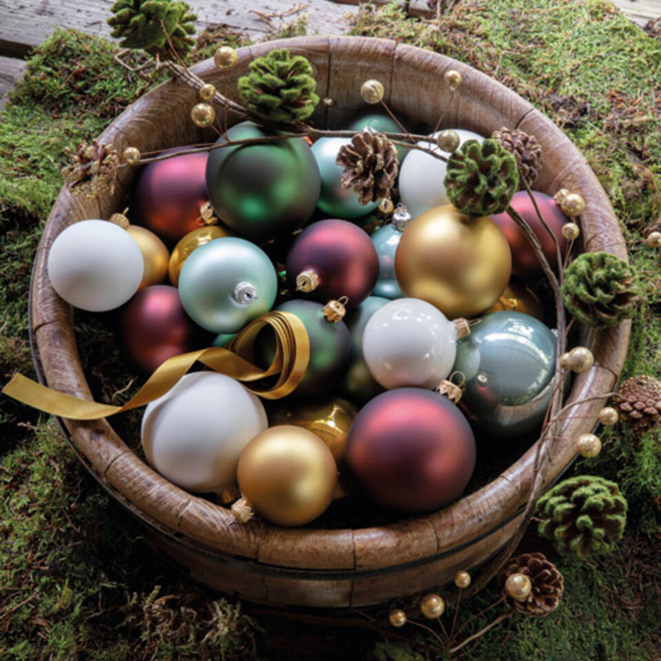 boules de Noël jaune moutarde et rouge brun