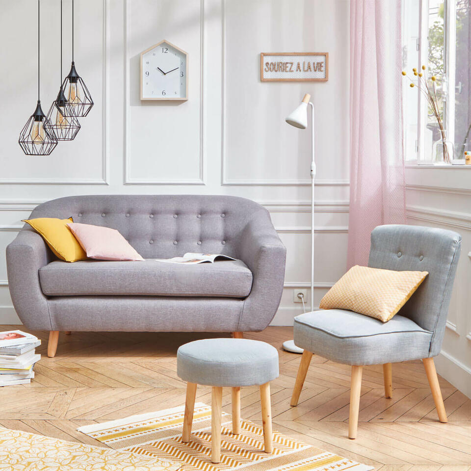 petit salon couleurs claires