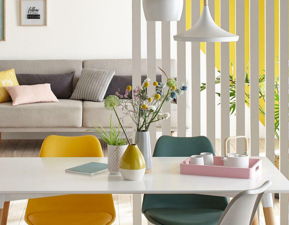 salle à manger ouvert sur salon scandinave
