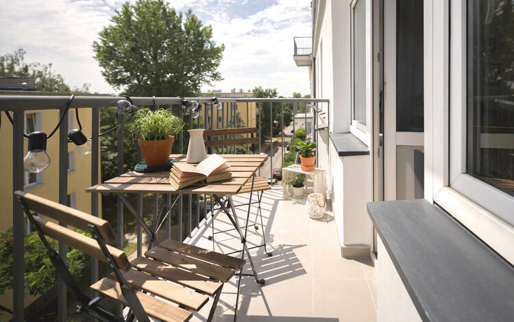 L Amenagement D Un Petit Balcon En Ville Nos Conseils Eminza