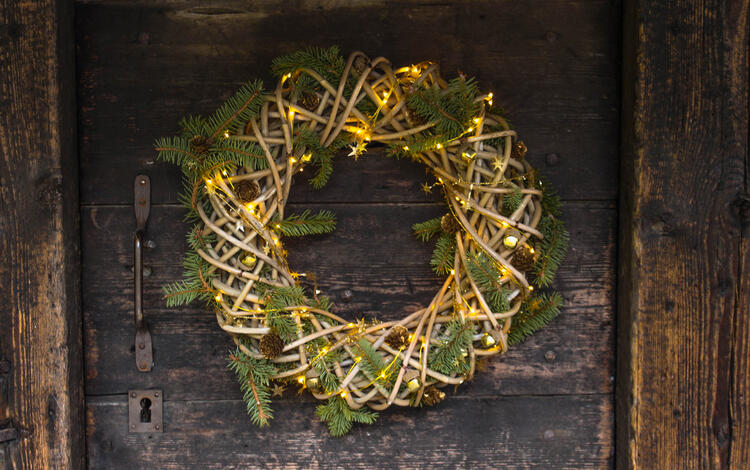Diy Noel Creez Votre Couronne De Noel Maison Eminza