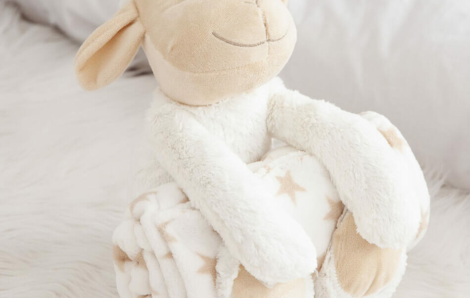 2en1 peluche mouton et plaid étoiles