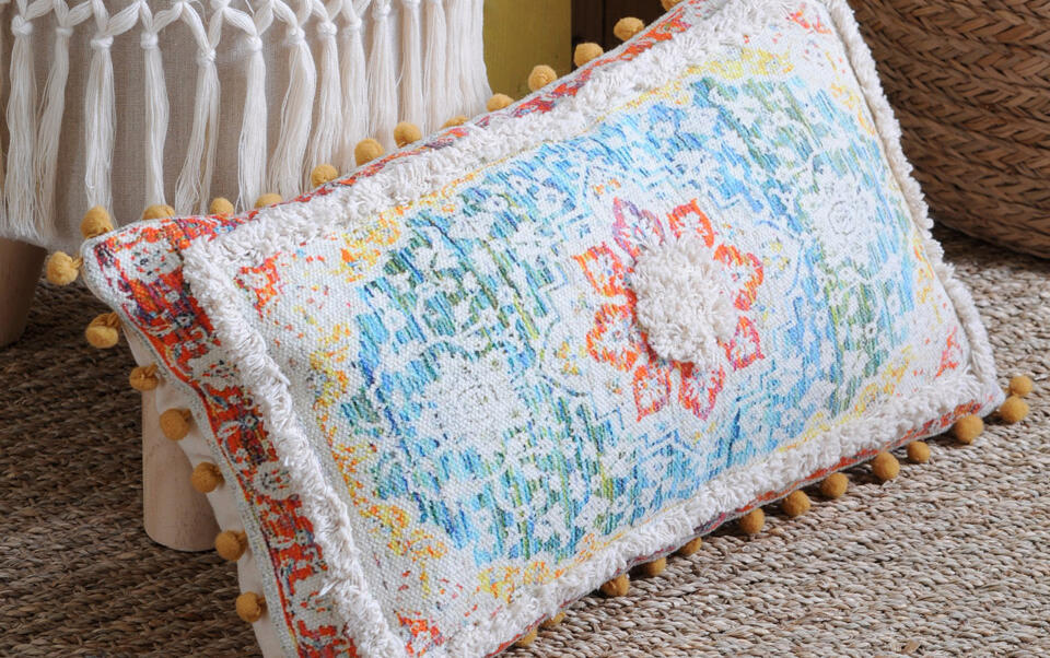 coussin rectangulaire coloré style marocain