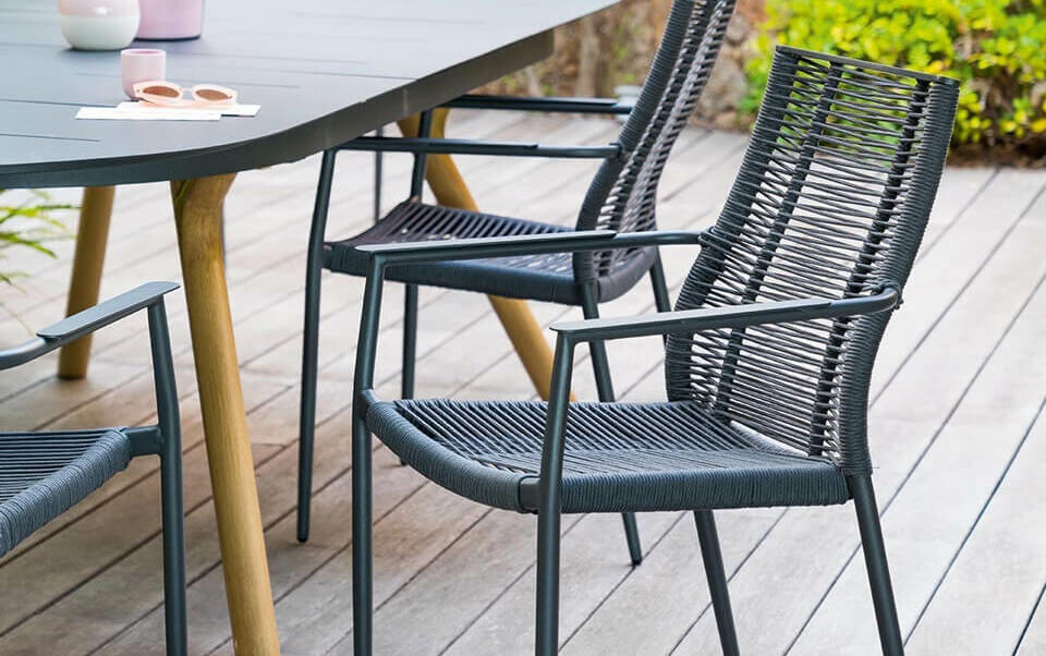 chaise jardin avec accoudoir