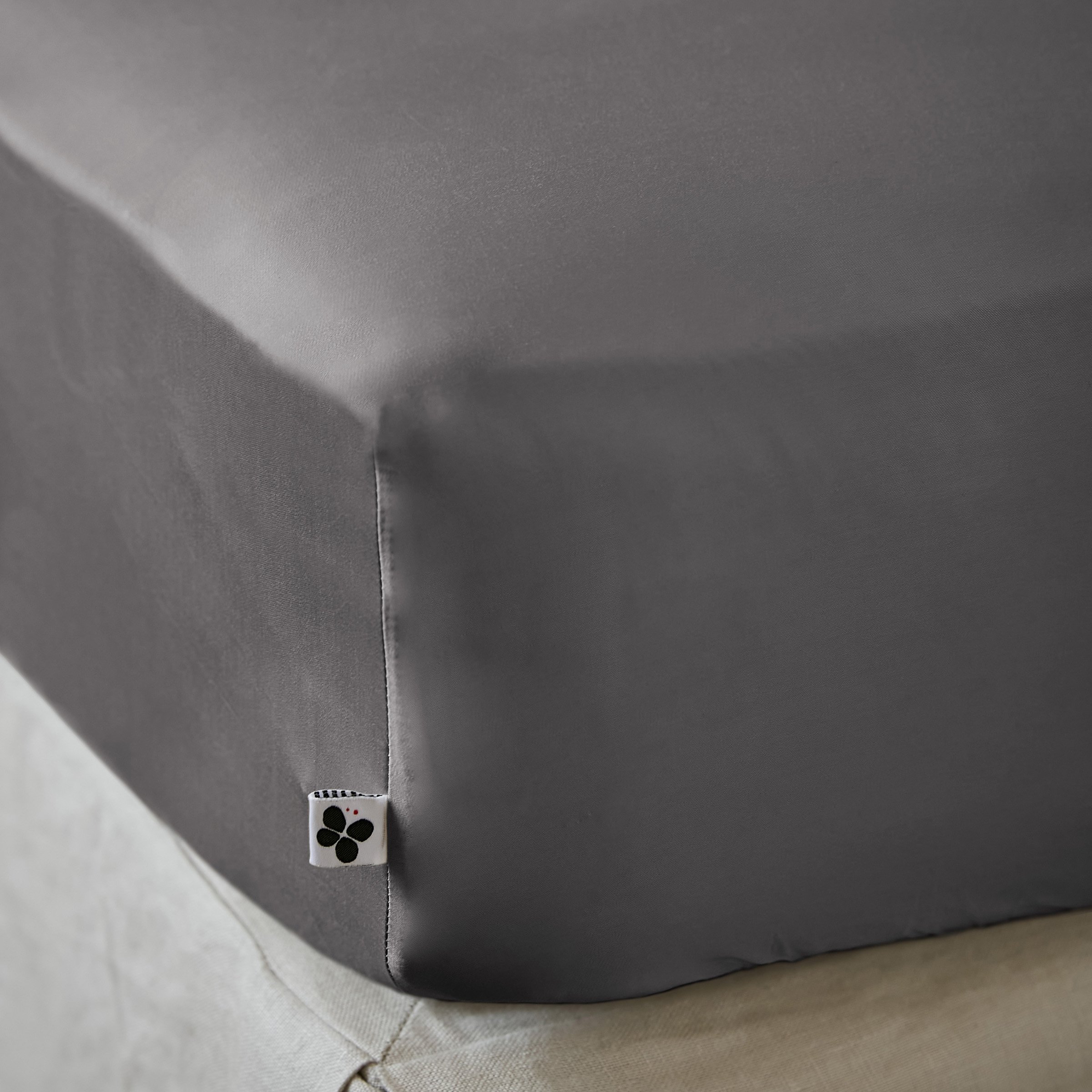 Drap housse satin de bambou (180 x 200 cm) Salomé Gris granit 1