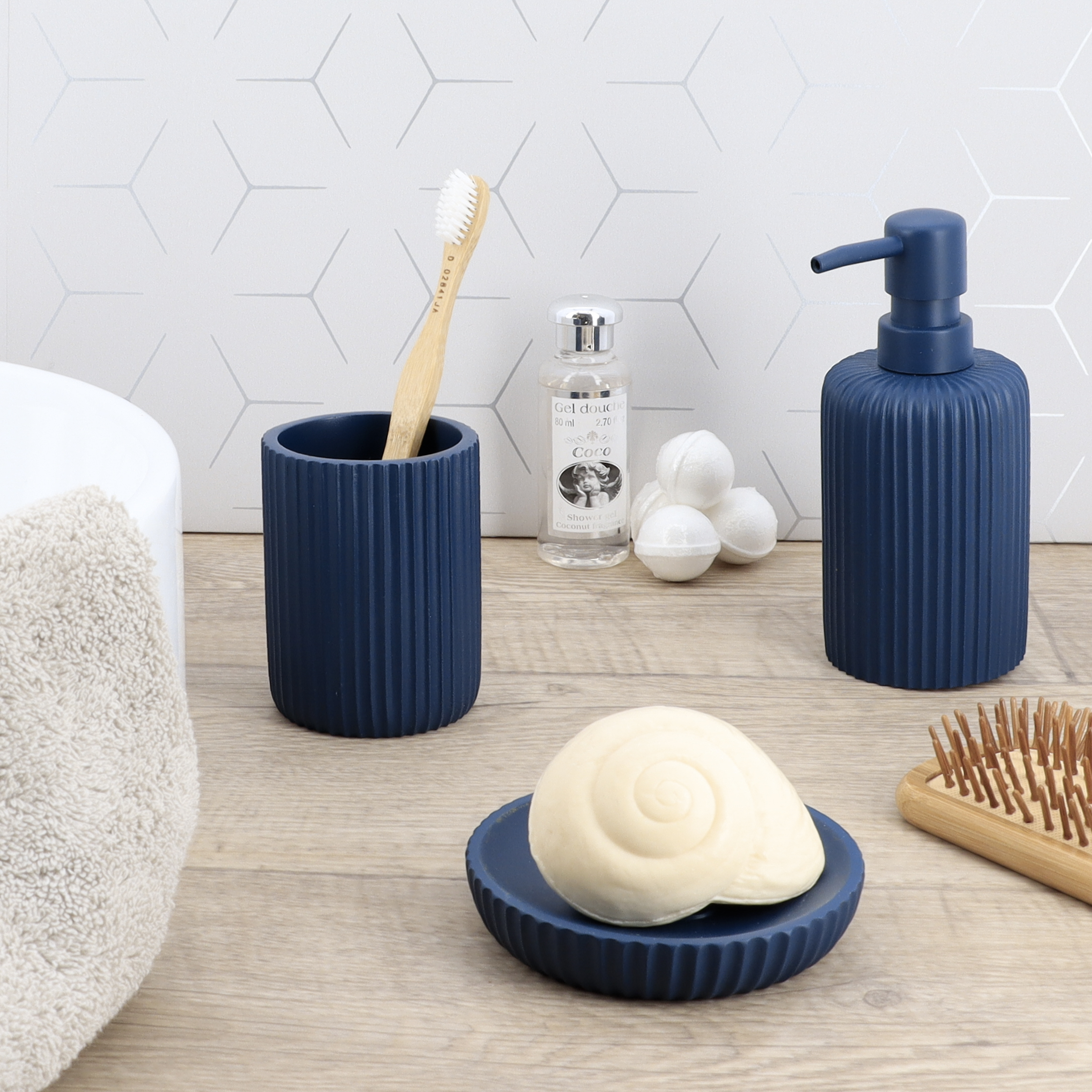 SET GOBELET DISTRIBUTEUR A SAVON ET PORTE SAVON POLYRESINE STRIEE - BLEU MARINE