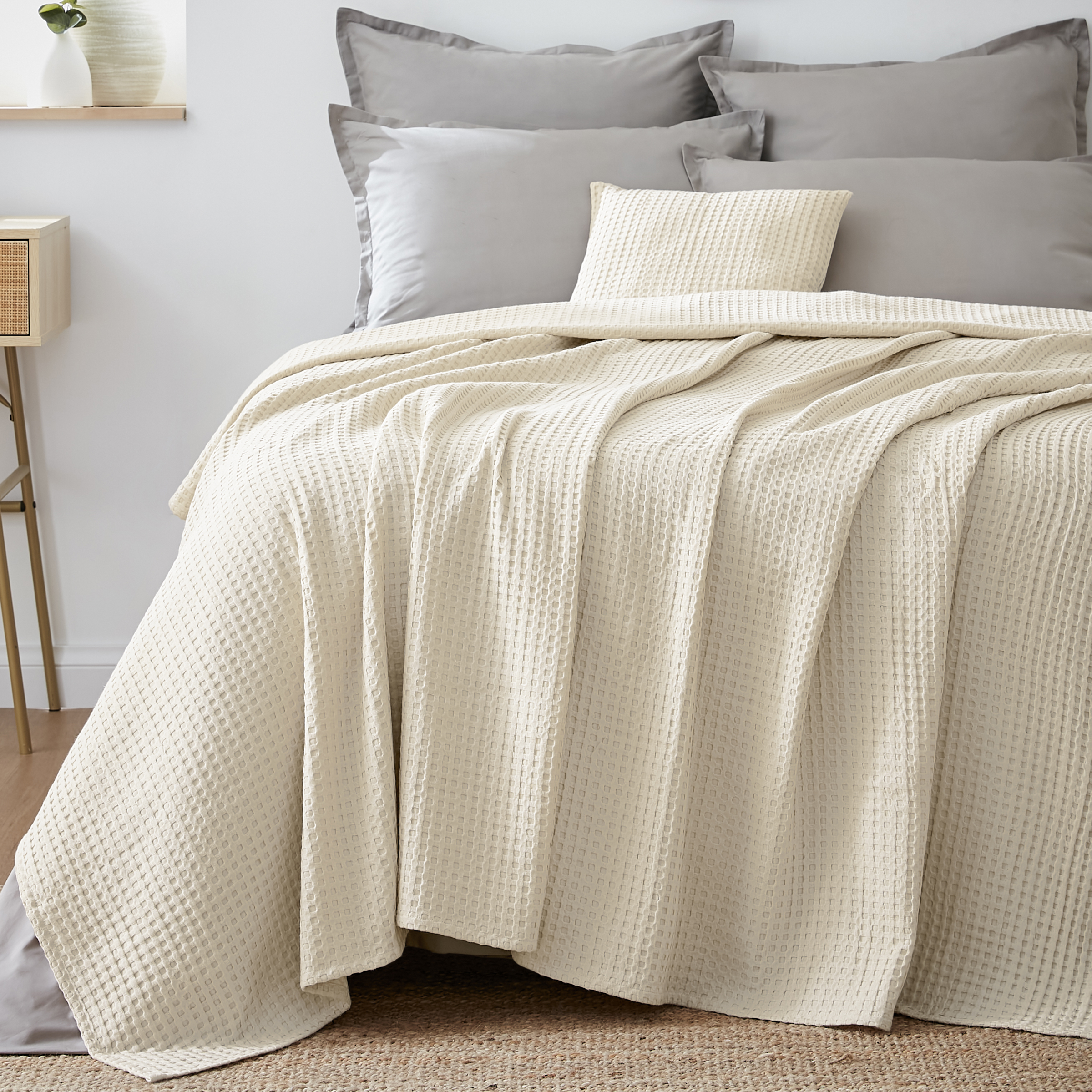 Couvre-lit coton nid d'abeille (220 x 250 cm) Maya Beige pampa